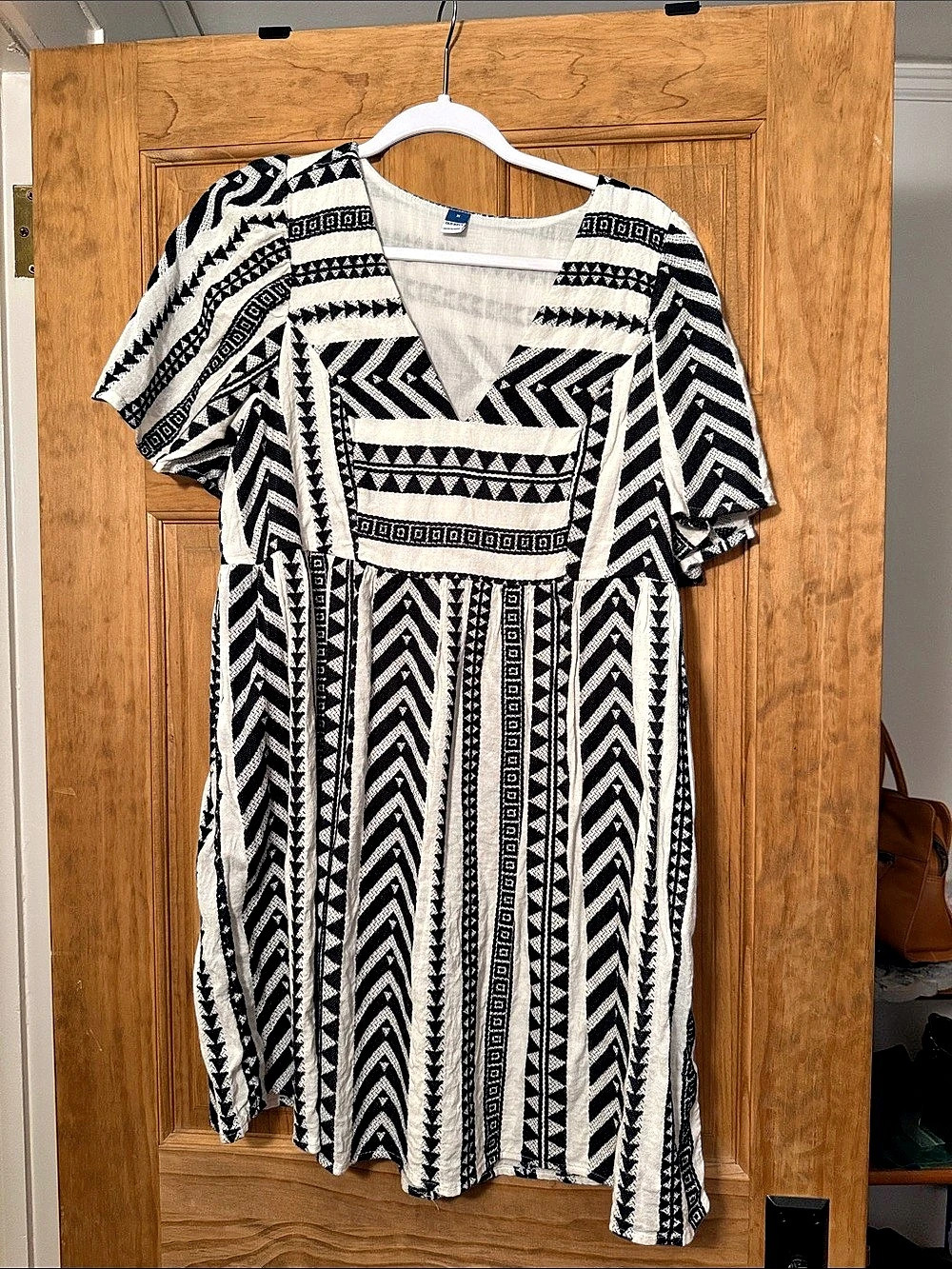 Old Navy Women's Black & White Geometric Mini Dress